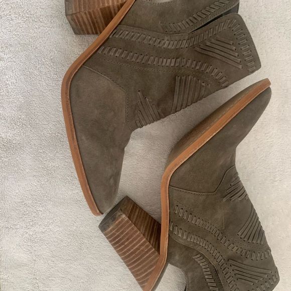 Vince Camuto grey suede Binks - Picture 3 of 5